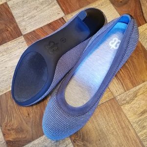 Betabrand- Late to the Gate Heel